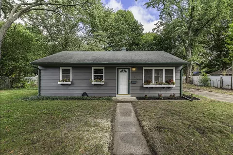 810 S Hooker, Three Rivers, MI 49093 photo 2
