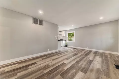 810 S Hooker, Three Rivers, MI 49093 photo 9