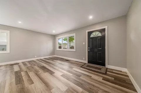 810 S Hooker, Three Rivers, MI 49093 photo 10