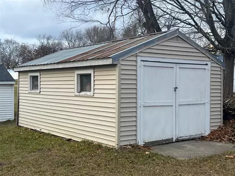 1047 S S Brg, Belding, MI 48809 photo 32