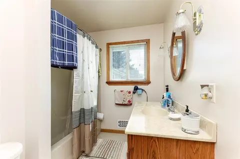 6316 Johnson Rd, Flushing, MI 48433 photo 22