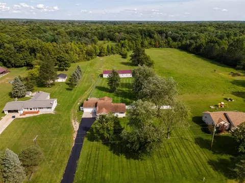 6308 Johnson Rd, Flushing, MI 48433 photo 4
