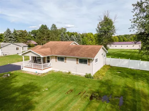 6308 Johnson Rd, Flushing, MI 48433 photo 2