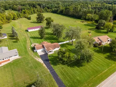 6308 Johnson Rd, Flushing, MI 48433 photo 3