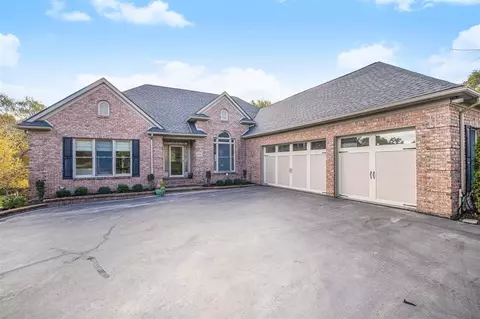 8501 Moon, Saline, MI 48176 photo 2