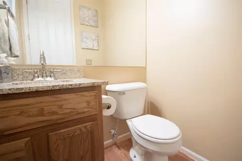 88 Champlain, Howell, MI 48843 photo 14