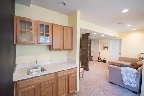 88 Champlain, Howell, MI 48843 photo 25