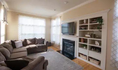 88 Champlain, Howell, MI 48843 photo 7