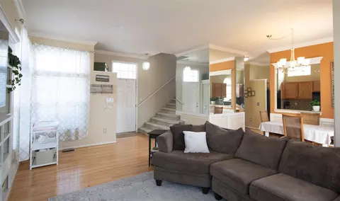 88 Champlain, Howell, MI 48843 photo 6