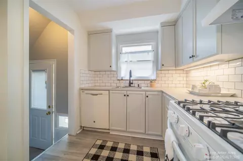 23614 Wilson, Dearborn, MI 48128 photo 8