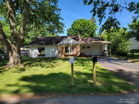 805 Bryant, Jackson, MI 49202 photo 1
