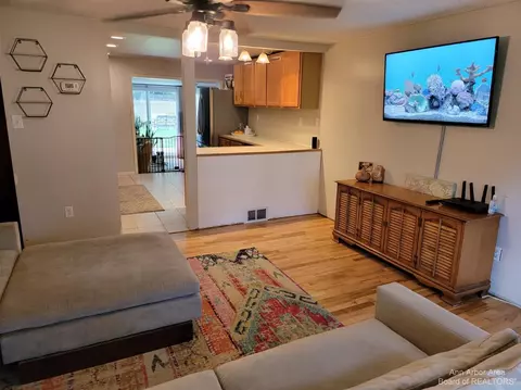 805 Bryant, Jackson, MI 49202 photo 6