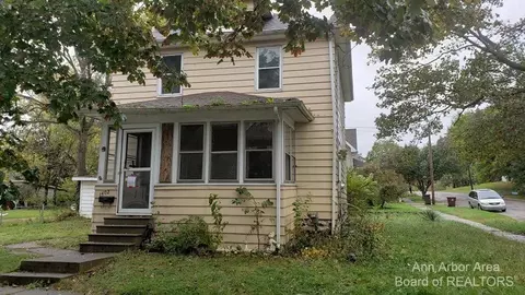1402 1st, Jackson, MI 49203 photo 1