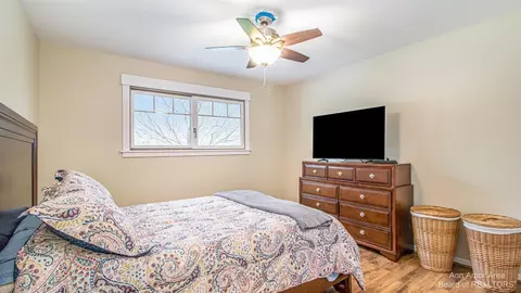 43044 Devon, Canton, MI 48187 photo 18