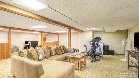 43044 Devon, Canton, MI 48187 photo 27