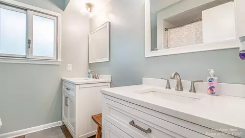 43044 Devon, Canton, MI 48187 photo 19