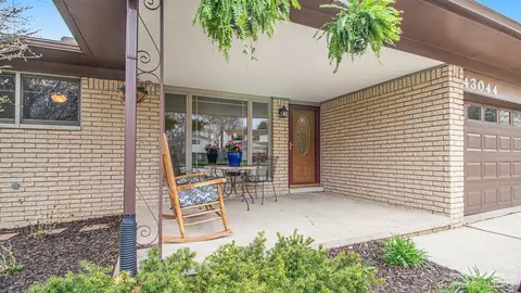 43044 Devon, Canton, MI 48187 photo 3