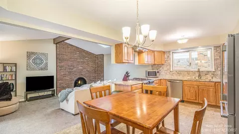 43044 Devon, Canton, MI 48187 photo 8