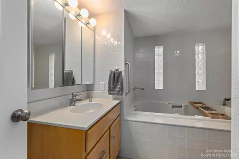 4632 Tamworth, Update, MI 48382 photo 18