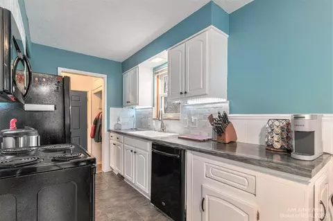 36710 Greenbush, Wayne, MI 48184 photo 8