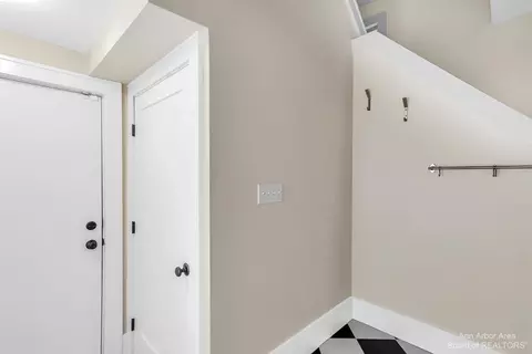 317 Koch, Ann Arbor, MI 48103 photo 12
