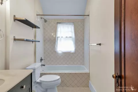 317 Koch, Ann Arbor, MI 48103 photo 18