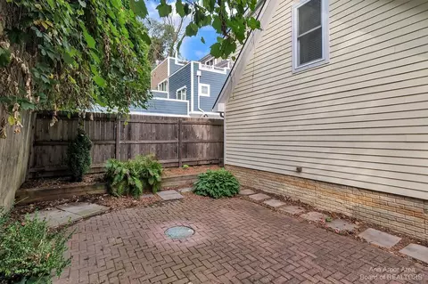 317 Koch, Ann Arbor, MI 48103 photo 32