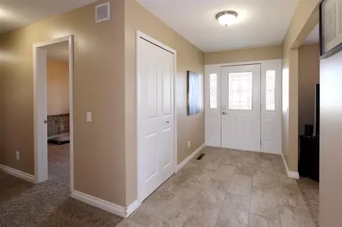 1077 Willow, Howell, MI 48843 photo 3