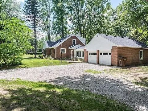 9260 Moon, Saline, MI 48176 photo 3