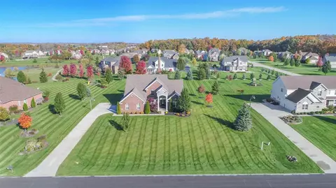810 Silver Charm, Saline, MI 48176 photo 2