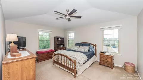 226 Commons, Saline, MI 48176 photo 13