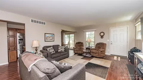 226 Commons, Saline, MI 48176 photo 6