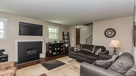 226 Commons, Saline, MI 48176 photo 4