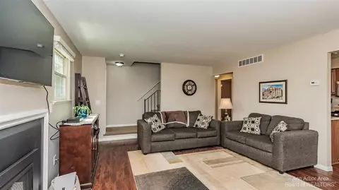 226 Commons, Saline, MI 48176 photo 5