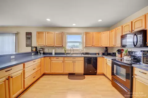 5782 Bradley, Gregory, MI 48137 photo 9
