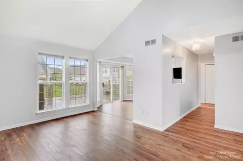 4379 W Hunters, Canton, MI 48188 photo 4