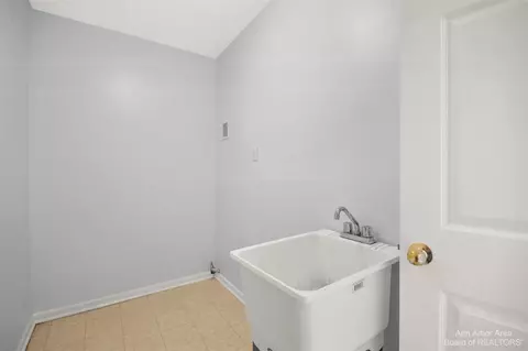 4379 W Hunters, Canton, MI 48188 photo 10