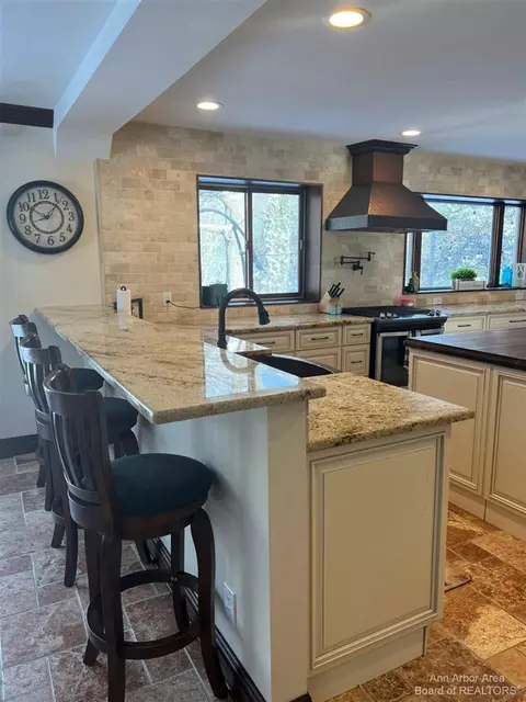 3575 Brighton, Howell, MI 48843 photo 9