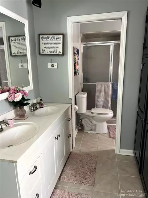 3575 Brighton, Howell, MI 48843 photo 41