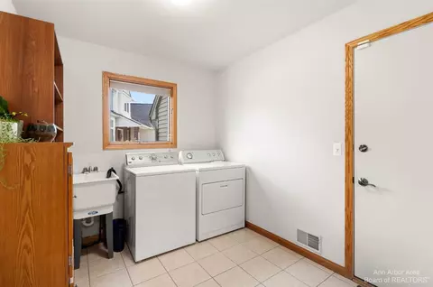 6992 Wellington, Dexter, MI 48130 photo 16