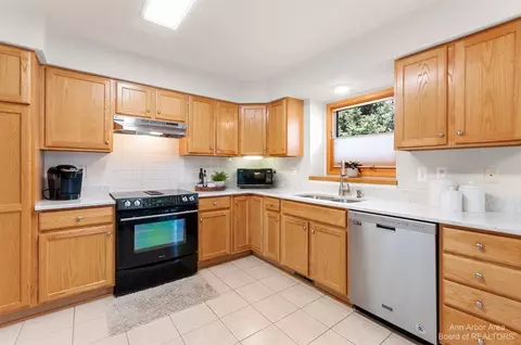 6992 Wellington, Dexter, MI 48130 photo 8
