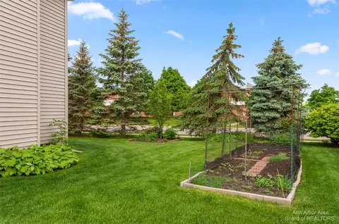 6992 Wellington, Dexter, MI 48130 photo 34