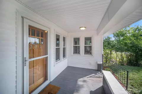 724 Jasper, Jackson, MI 49203 photo 3