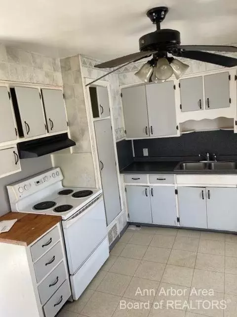 2352 Copeman, Flint, MI 48504 photo 3