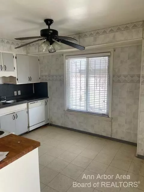 2352 Copeman, Flint, MI 48504 photo 4