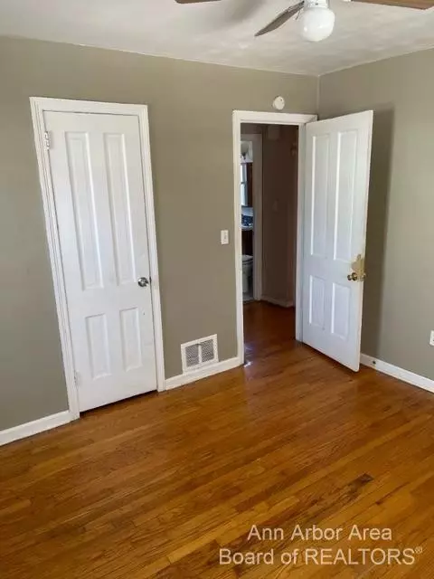 2352 Copeman, Flint, MI 48504 photo 7