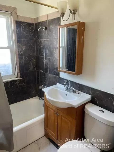 2352 Copeman, Flint, MI 48504 photo 5