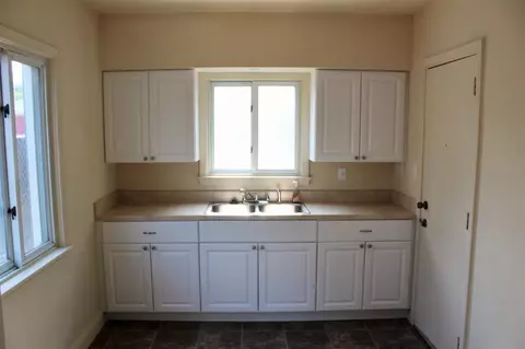26871 Syracuse, Warren, MI 48091 photo 4