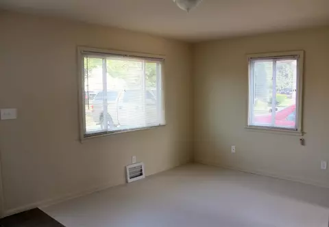 26871 Syracuse, Warren, MI 48091 photo 3
