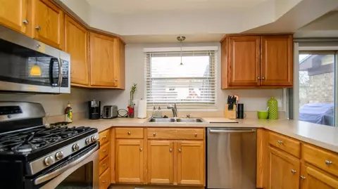 46351 Bartlett, Canton, MI 48187 photo 18